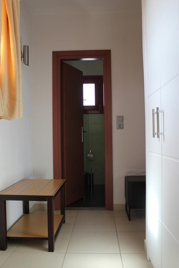 Aposperides Hotel Livadi  Exterior photo